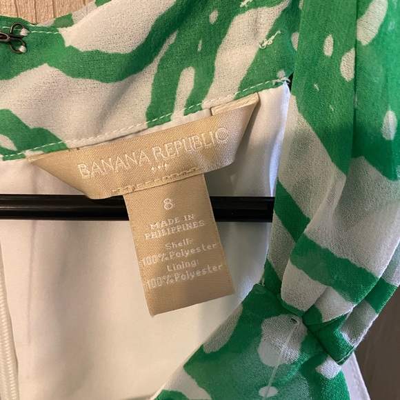 Green Banana Republic Halter blouse. Extremely light weight. - Picture 3 of 3